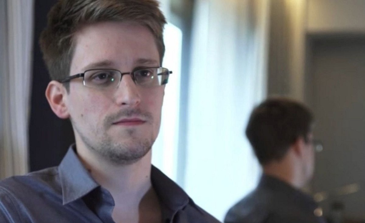 Edward Snowden tren phim anh 4