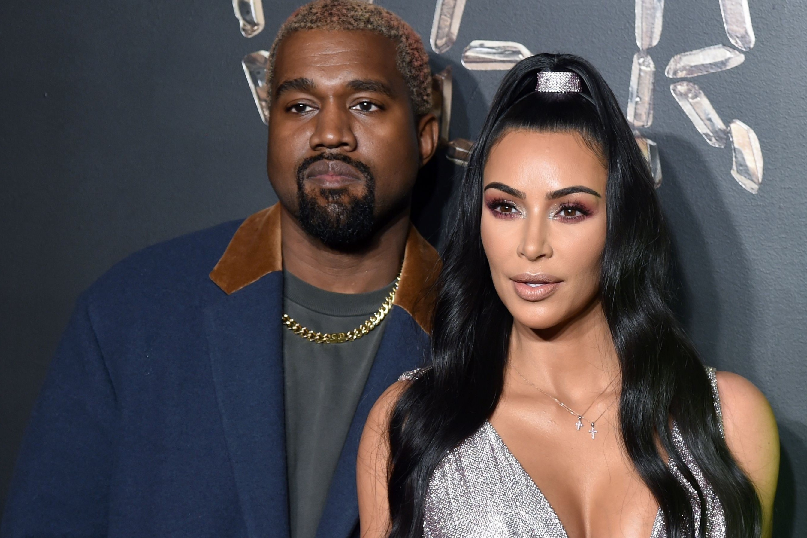 Kanye West bi to thoi phong gia tri tai san hinh anh