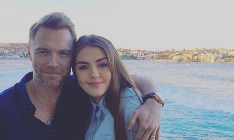 con gai ca si Ronan Keating anh 1