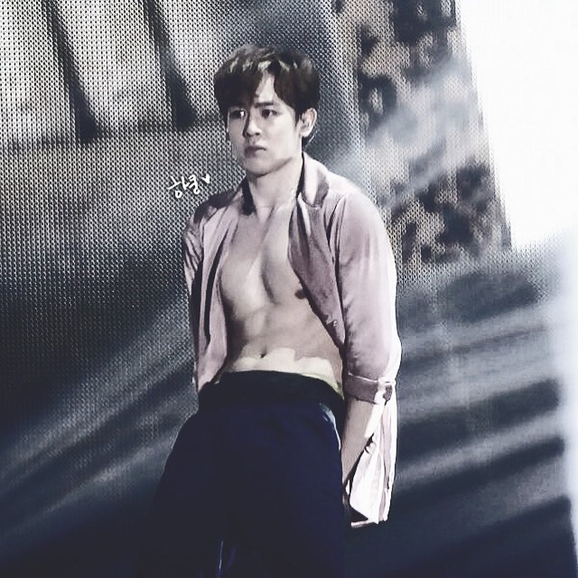 Nichkhun hoang tu Thai anh 13