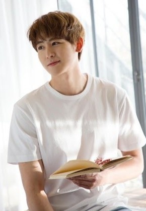 Nichkhun hoang tu Thai anh 11