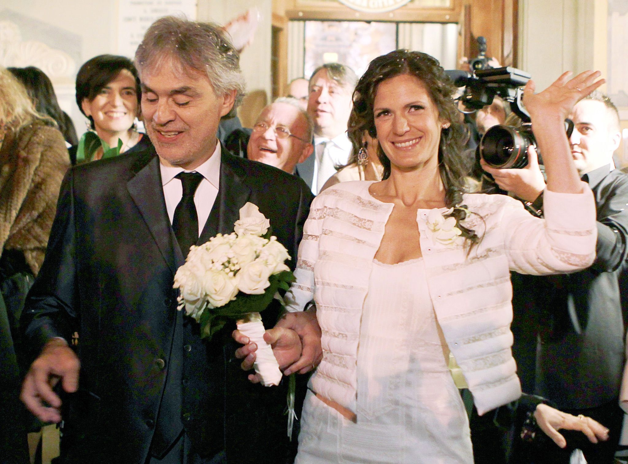 danh ca mu va vo kem 25 tuoi anh 4