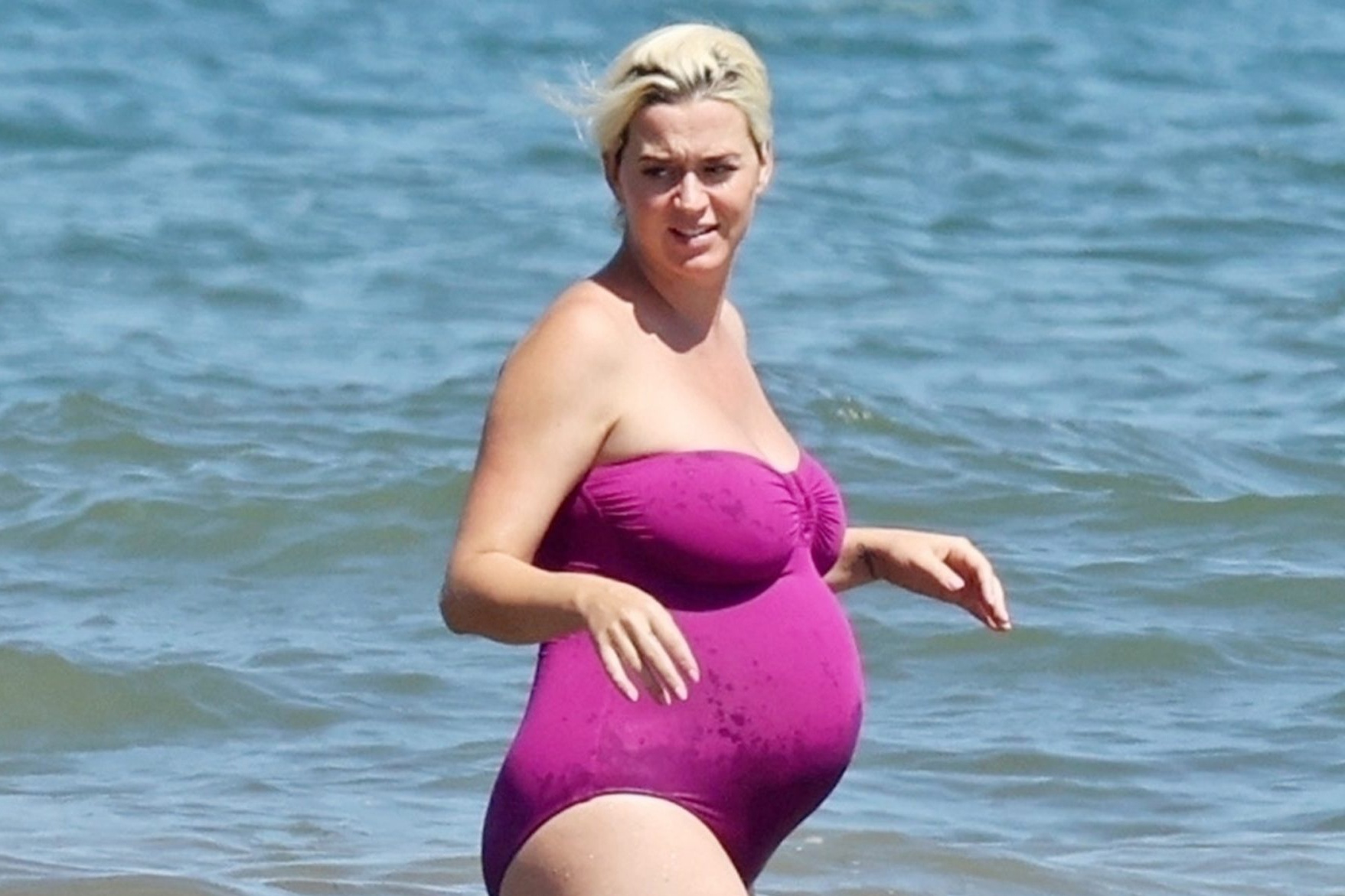 Katy Perry mang thai hon 40 tuan hinh anh