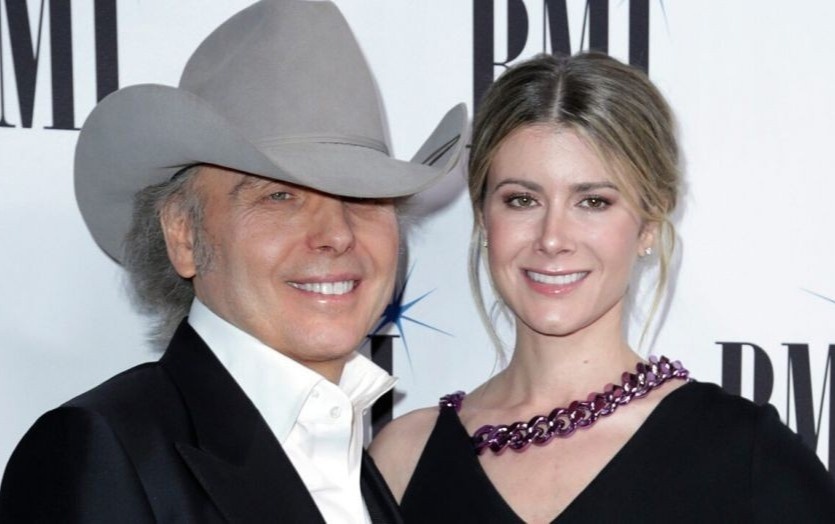 Nam ca si Dwight Yoakam don con dau long o tuoi 64 hinh anh