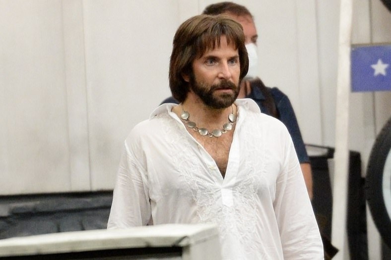 Bradley Cooper dong phim giua dich Covid-19 hinh anh