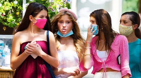 Thoi trang xuong pho cua Suri Cruise hinh anh