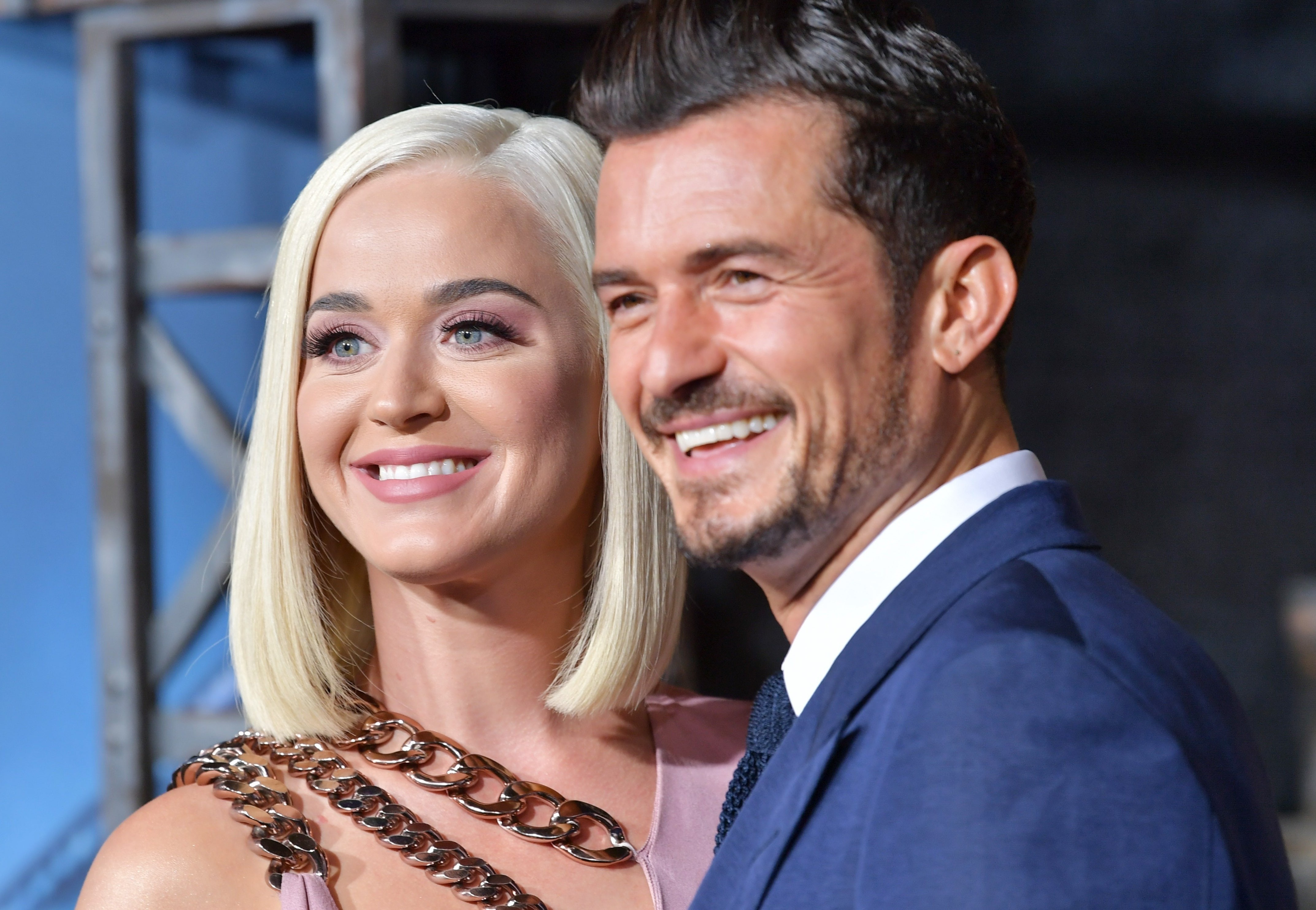 Katy Perry sinh con hinh anh