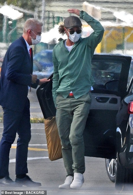 ban gai Brad Pitt anh 2