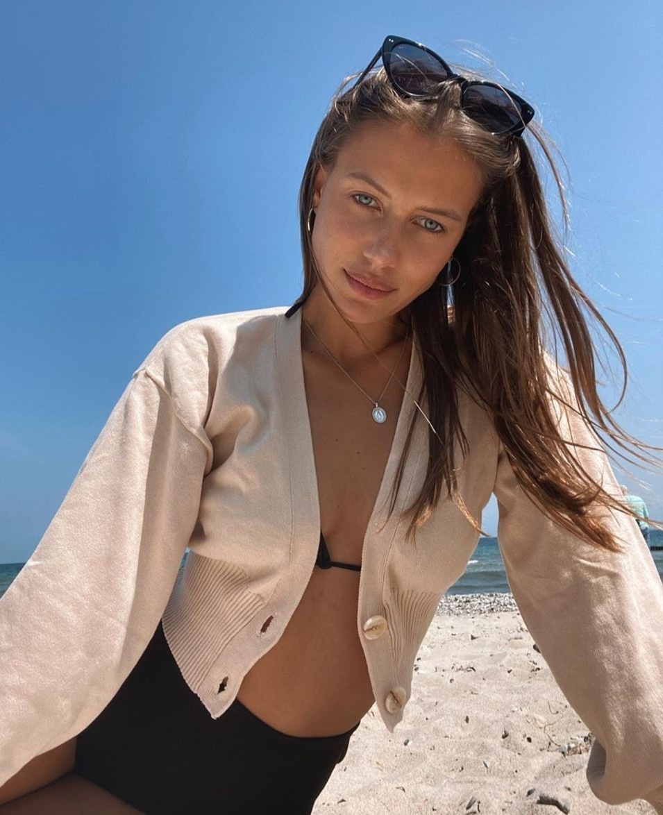 ban gai Brad Pitt anh 17