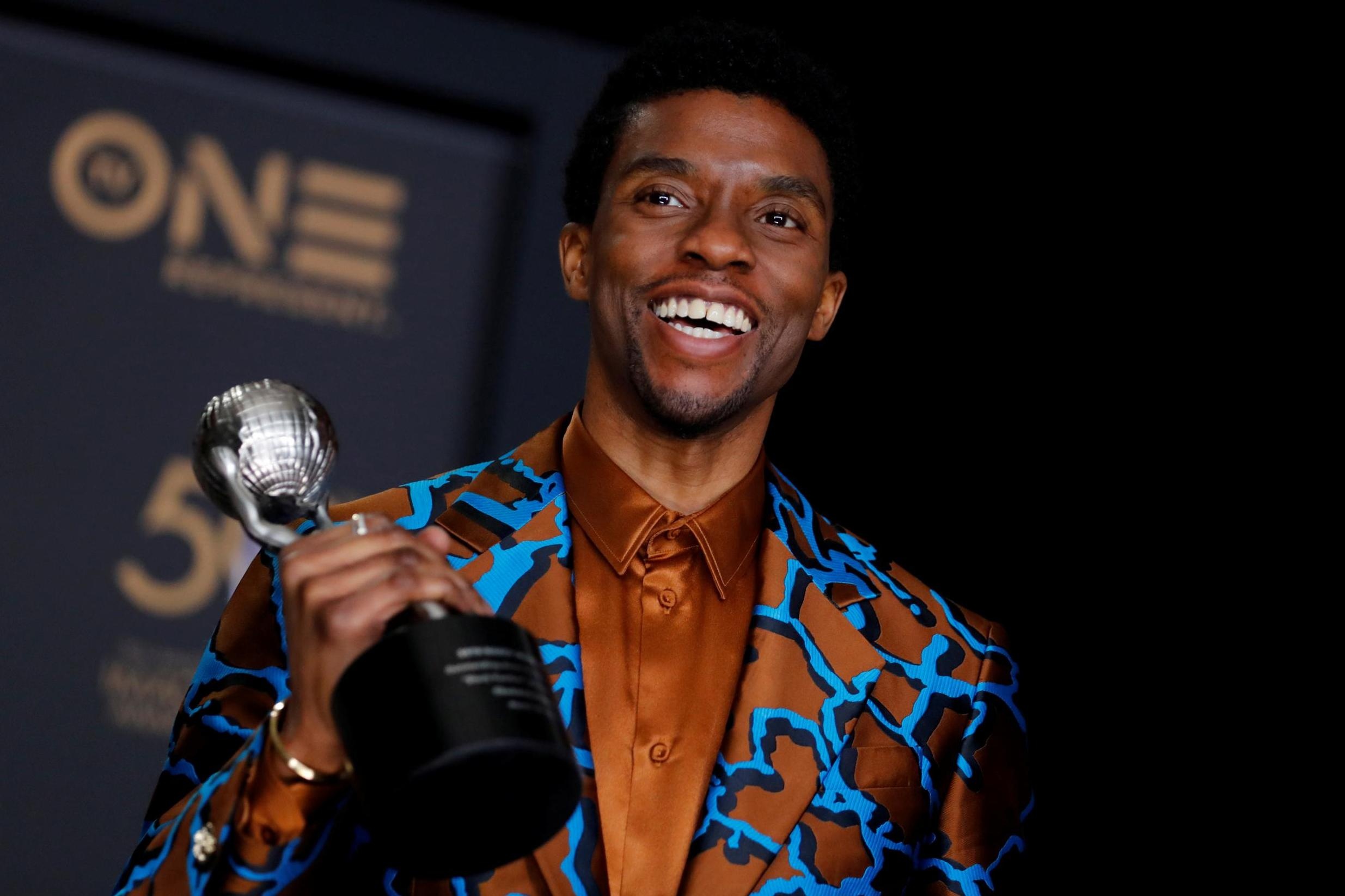 Bao Den Chadwick Boseman qua doi anh 9