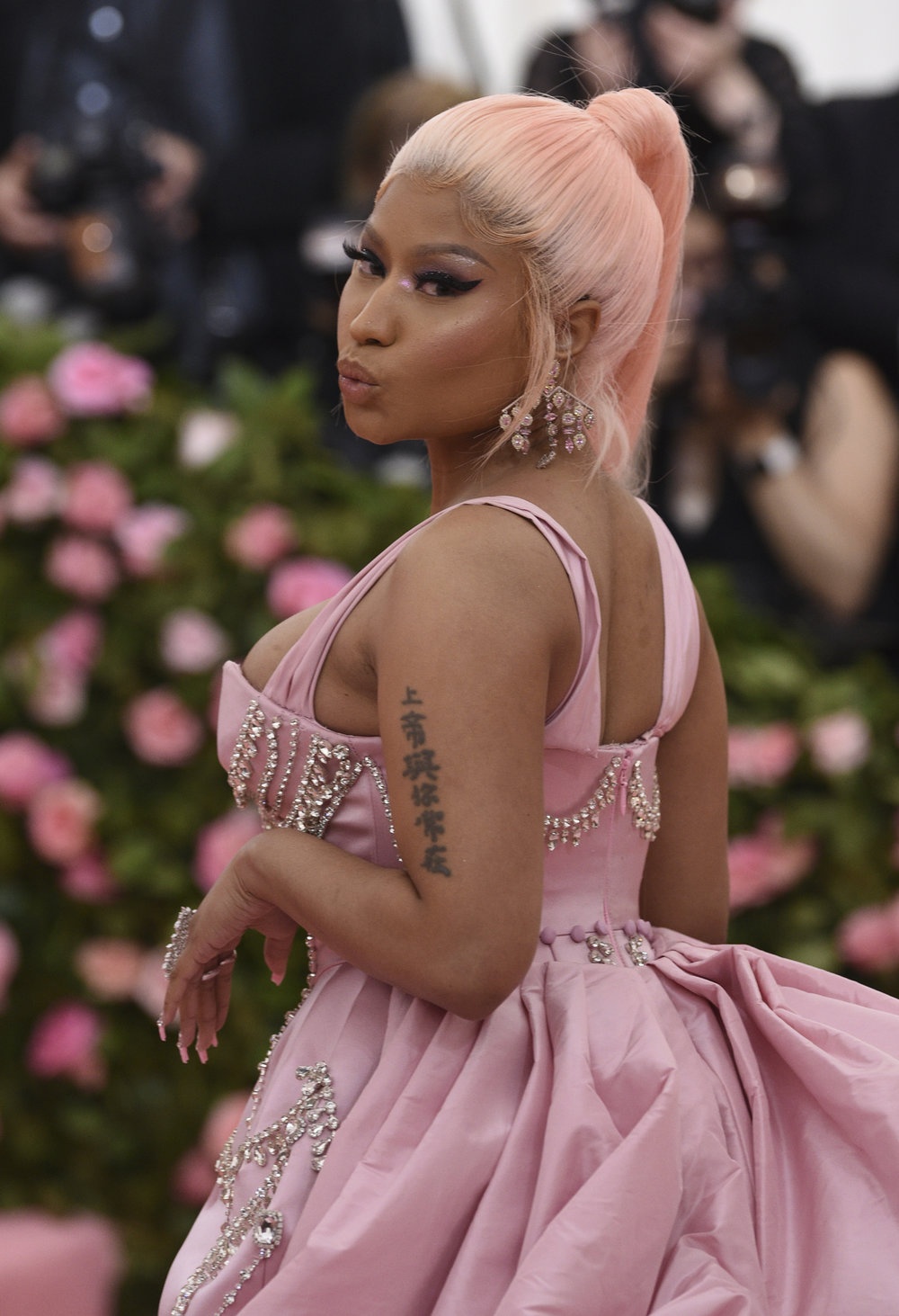 Nicki Minaj makes many photos 3