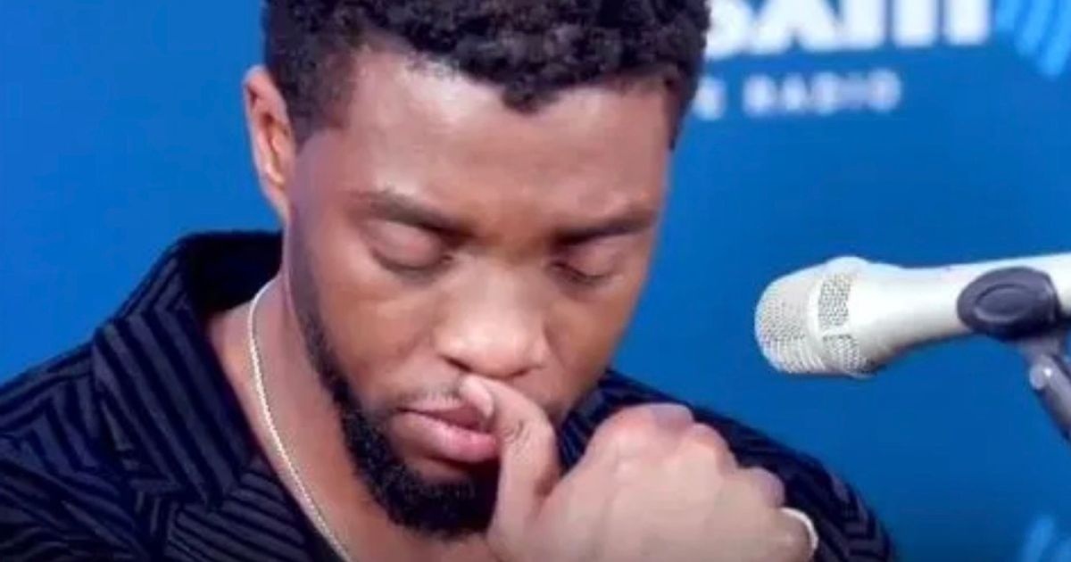 Chadwick Boseman tung khoc khi nhac toi benh nhi ung thu hinh anh