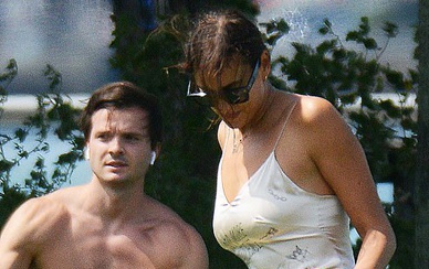 Irina Shayk xuat hien ben ban trai moi hinh anh