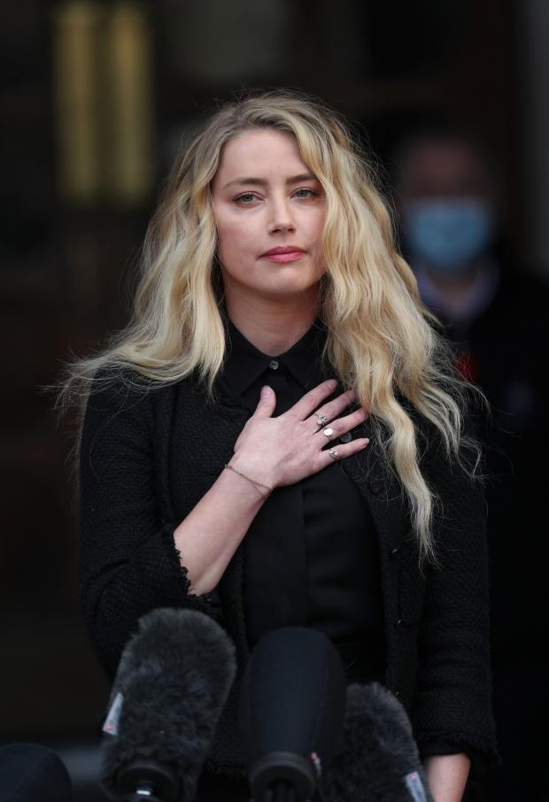 Johnny Depp boi nho vo cu anh 1