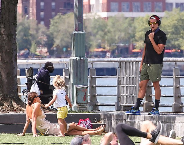 Irina Shayk xuong pho anh 3