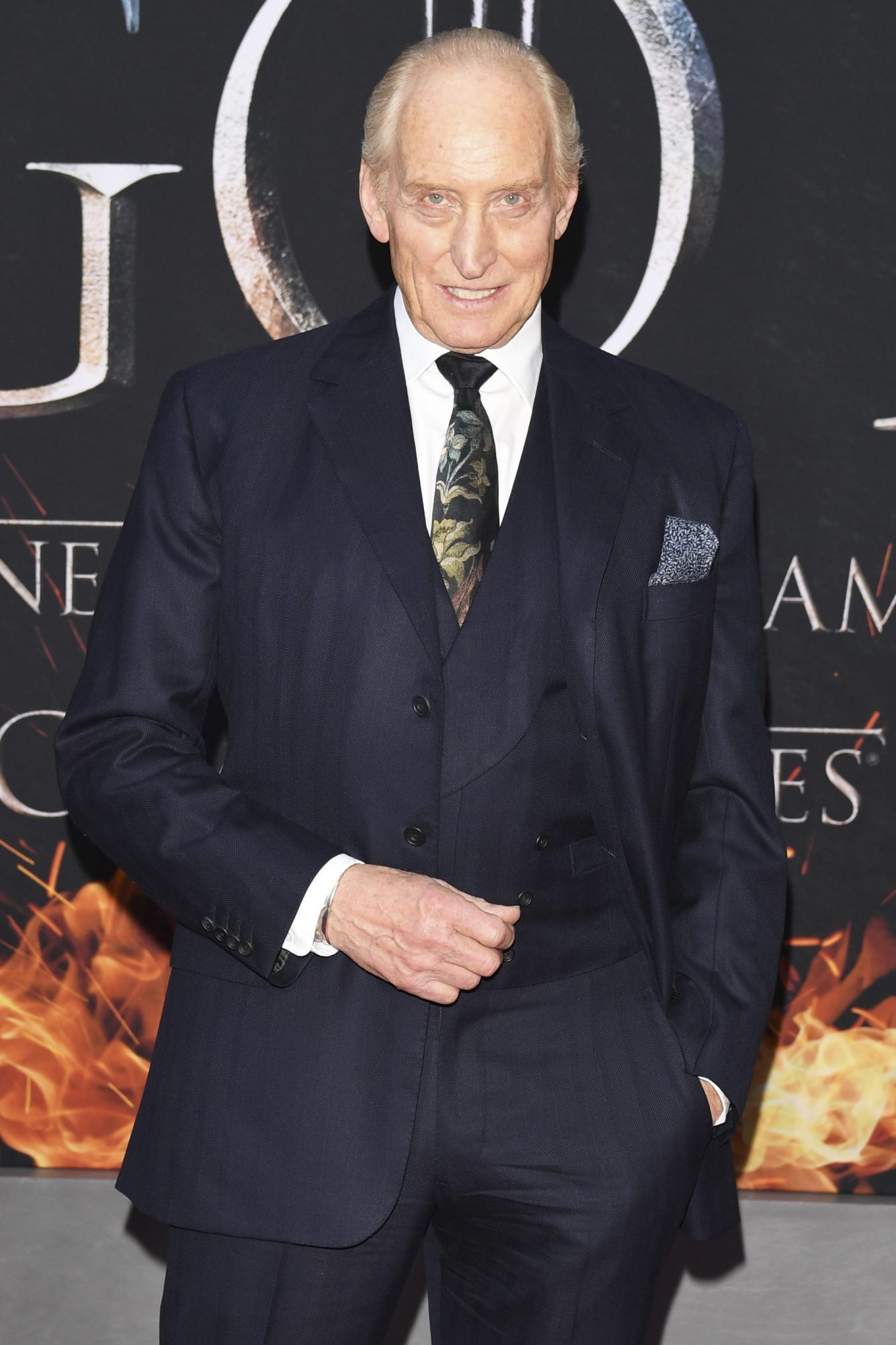Charles Dance hẹn hò cùng bạn trai mới ảnh 4 Charles Dance hen ho cung ban trai moi anh 4