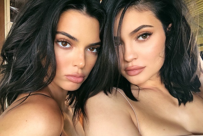 Gia dinh Kardashian noi tieng va giau co sau 14 nam hinh anh