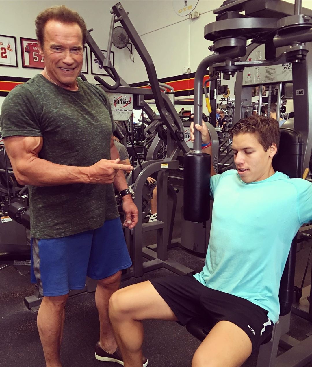 con roi cua Arnold Schwarzenegger anh 7