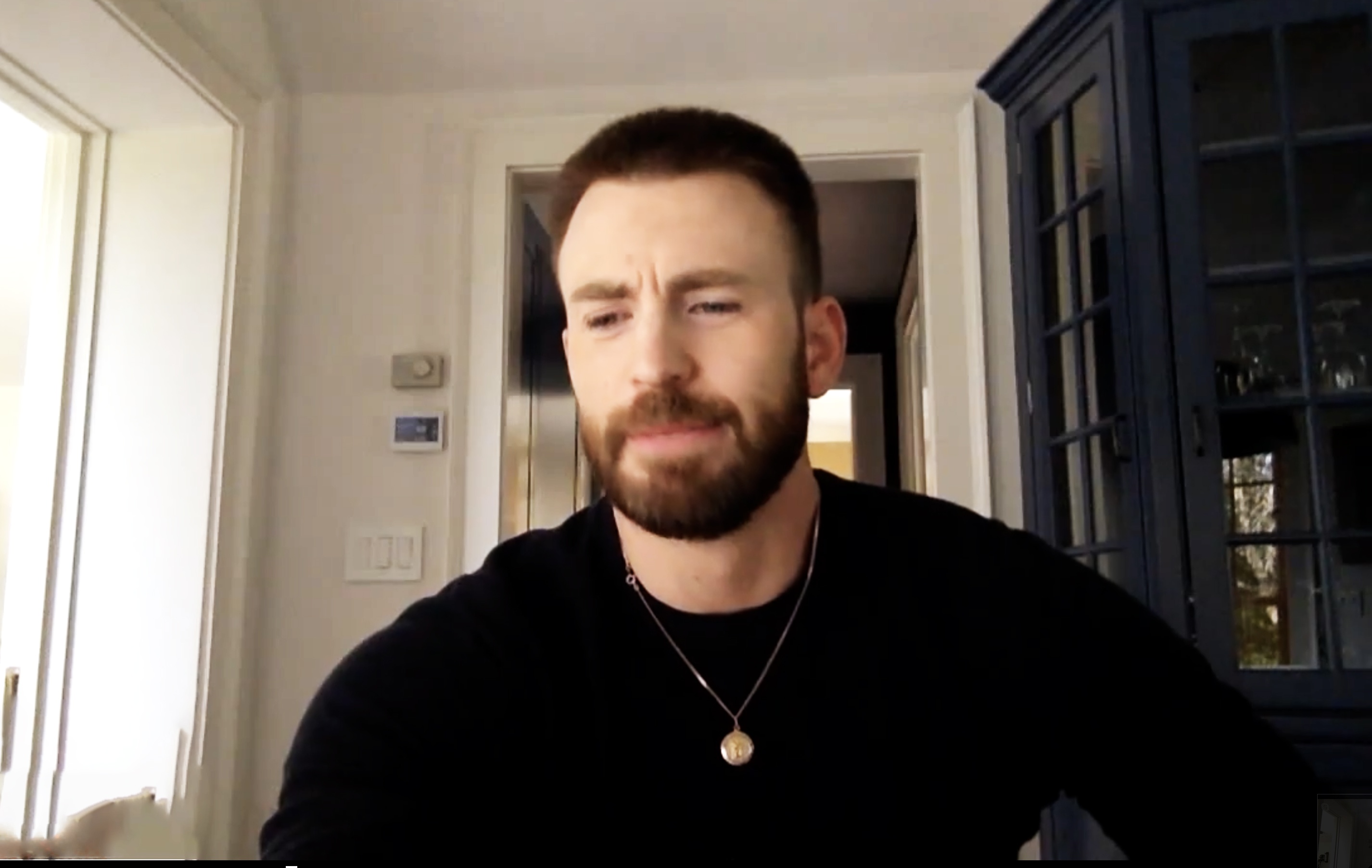 Chris Evans lo anh nhay cam anh 1