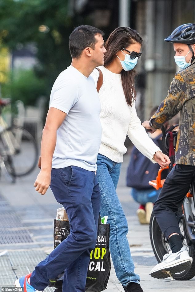 Katie Holmes yeu ban trai dau bep anh 3