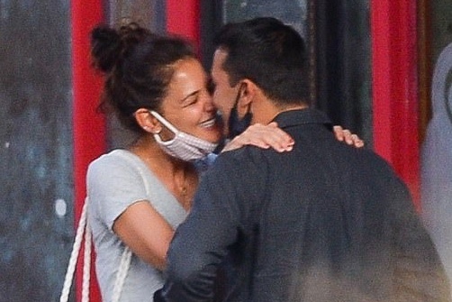 Katie Holmes say me ban trai dau bep Emilio Vitolo hinh anh