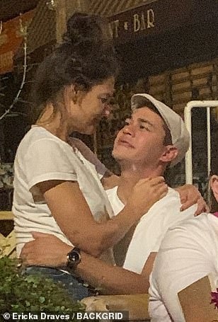 Katie Holmes yeu ban trai dau bep anh 7