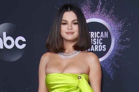 Noi dung tin nhan Selena Gomez gui rieng Mark Zuckerberg hinh anh