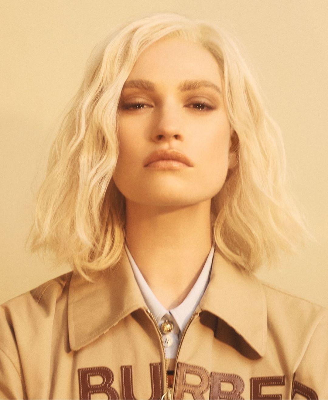 Lily James xuat hien tren tap chi anh 6