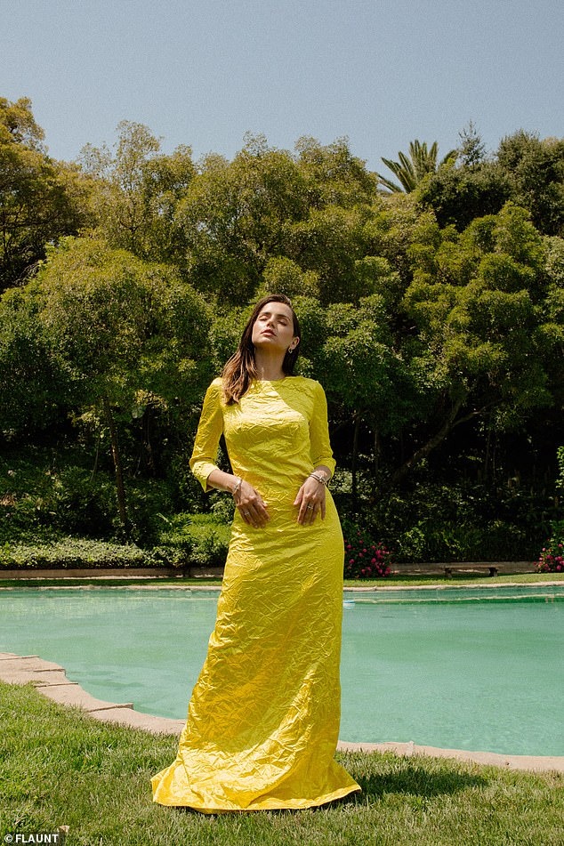 Ana de Armas nhớ nhà vì dịch bệnh ảnh 7 Ana de Armas nho nha vi dich benh anh 7