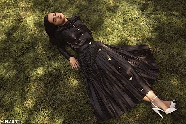 Ana de Armas nhớ nhà vì dịch bệnh ảnh 8 Ana de Armas nho nha vi dich benh anh 8