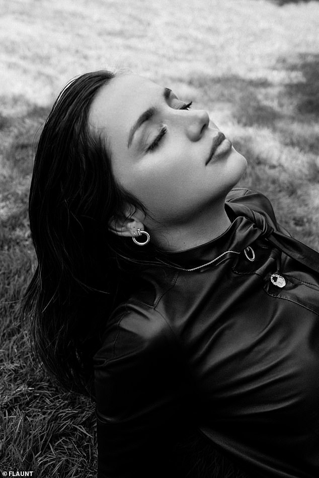 Ana de Armas nhớ nhà vì dịch bệnh ảnh 9 Ana de Armas nho nha vi dich benh anh 9