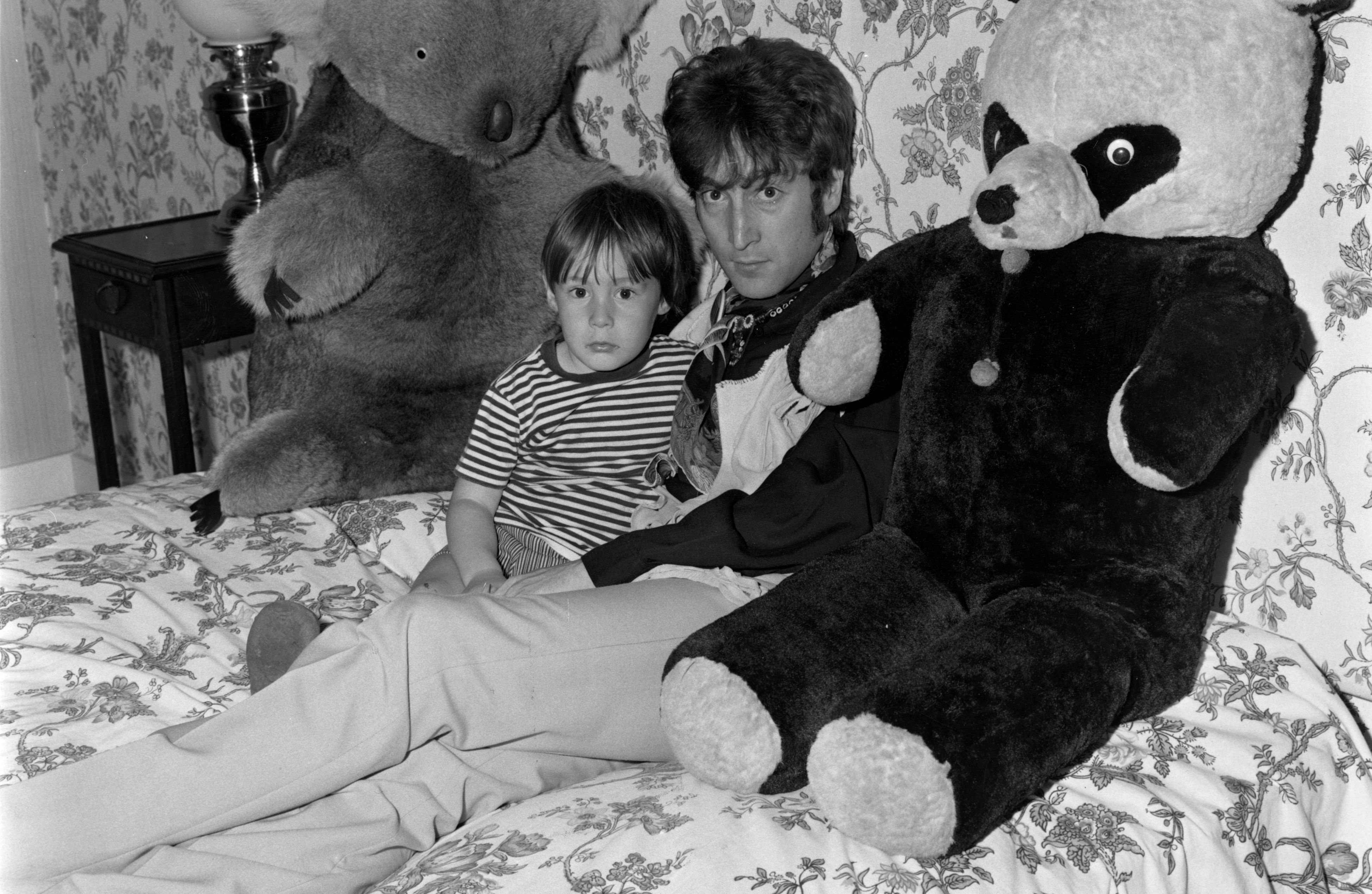 cuộc đời của John Lennon ảnh 3 cuoc doi cua John Lennon anh 3