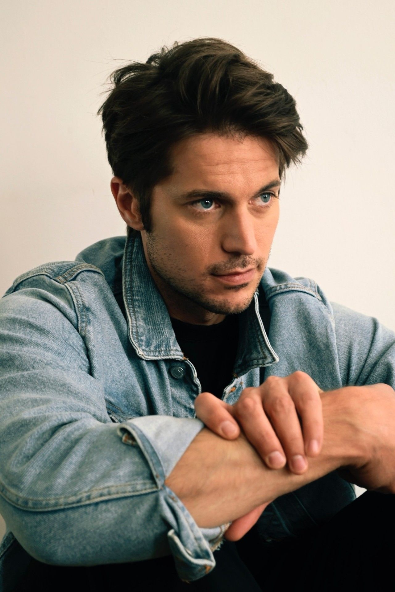 Emily in Paris ảnh 9 Emily in Paris anh 9