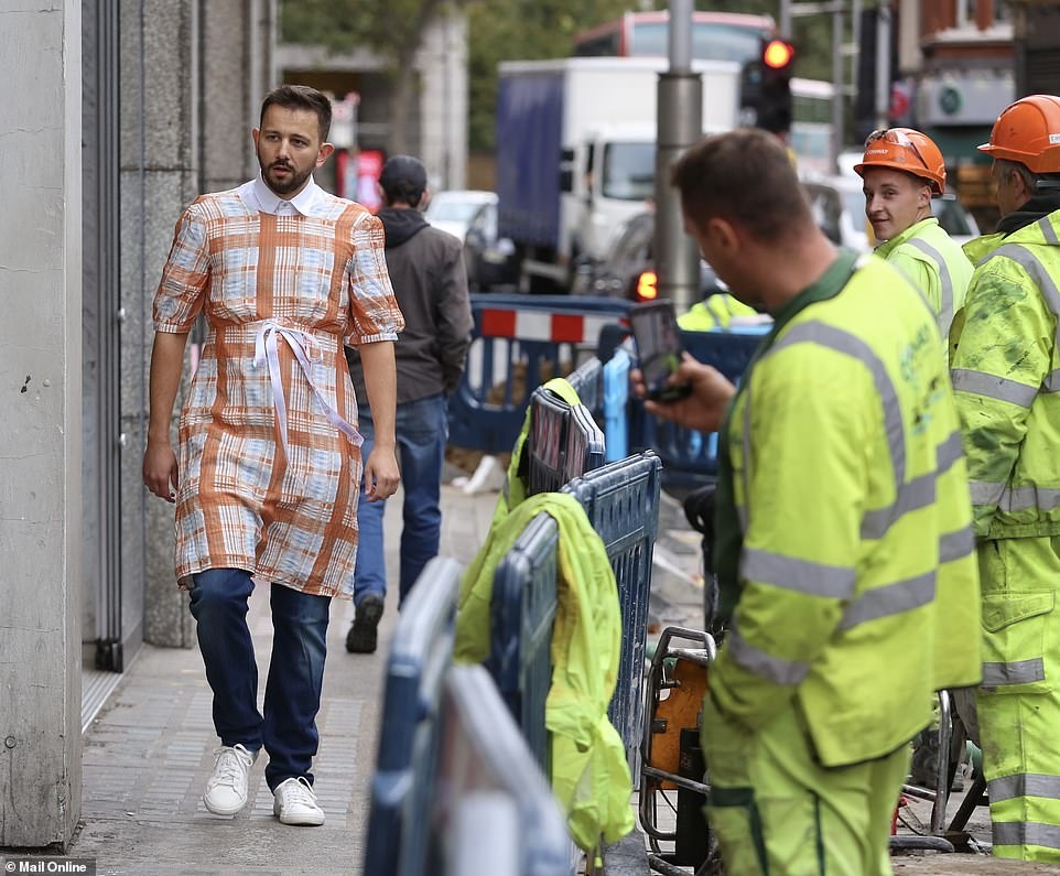 mặc đồ hiệu liệu có hạnh phúc ảnh 2 mac do hieu lieu co hanh phuc anh 2