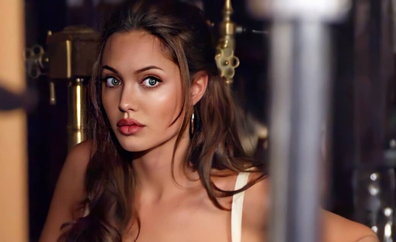 Angelina Jolie luong tinh anh 7
