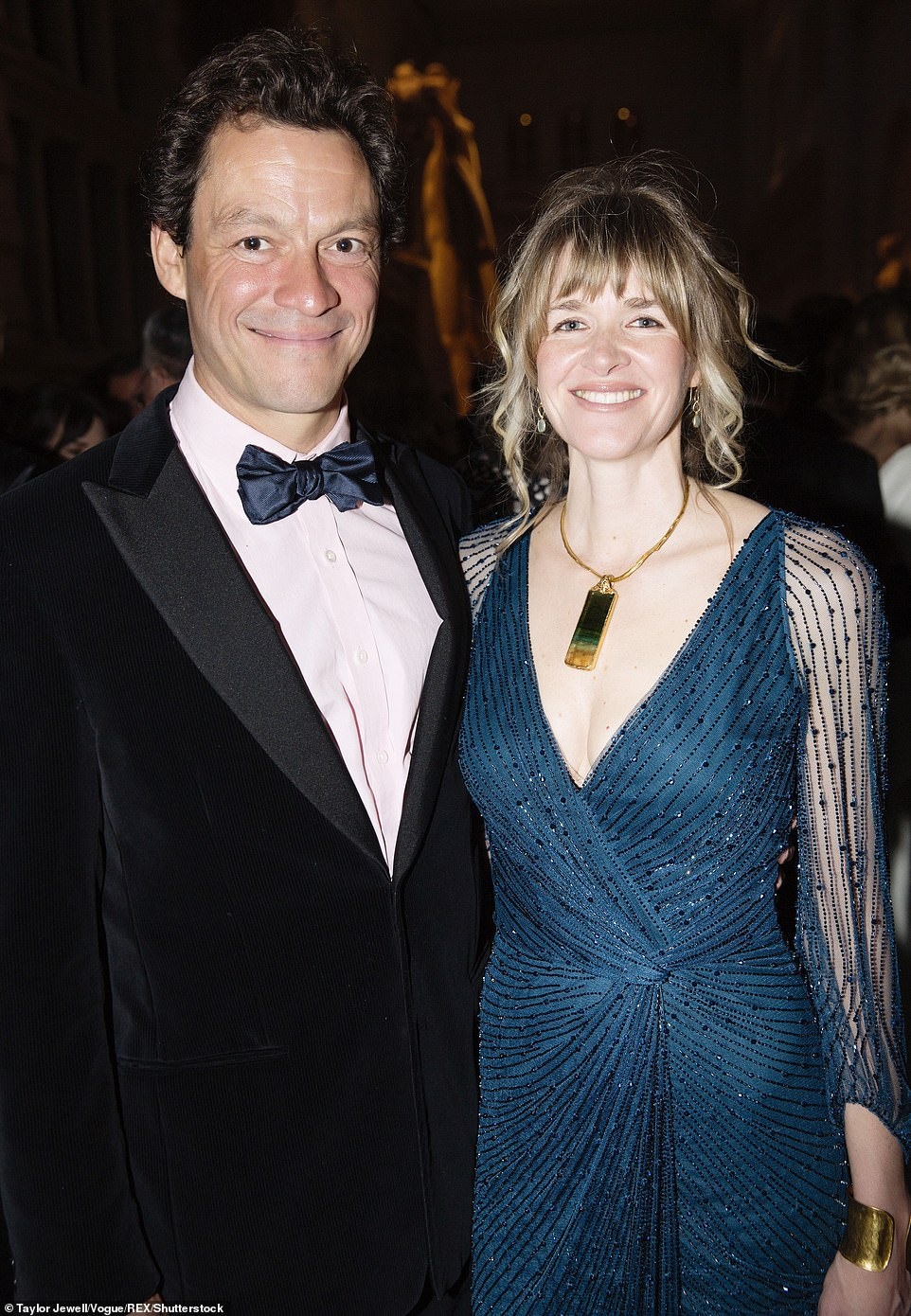 Dominic West ngoai tinh voi Lily James anh 1