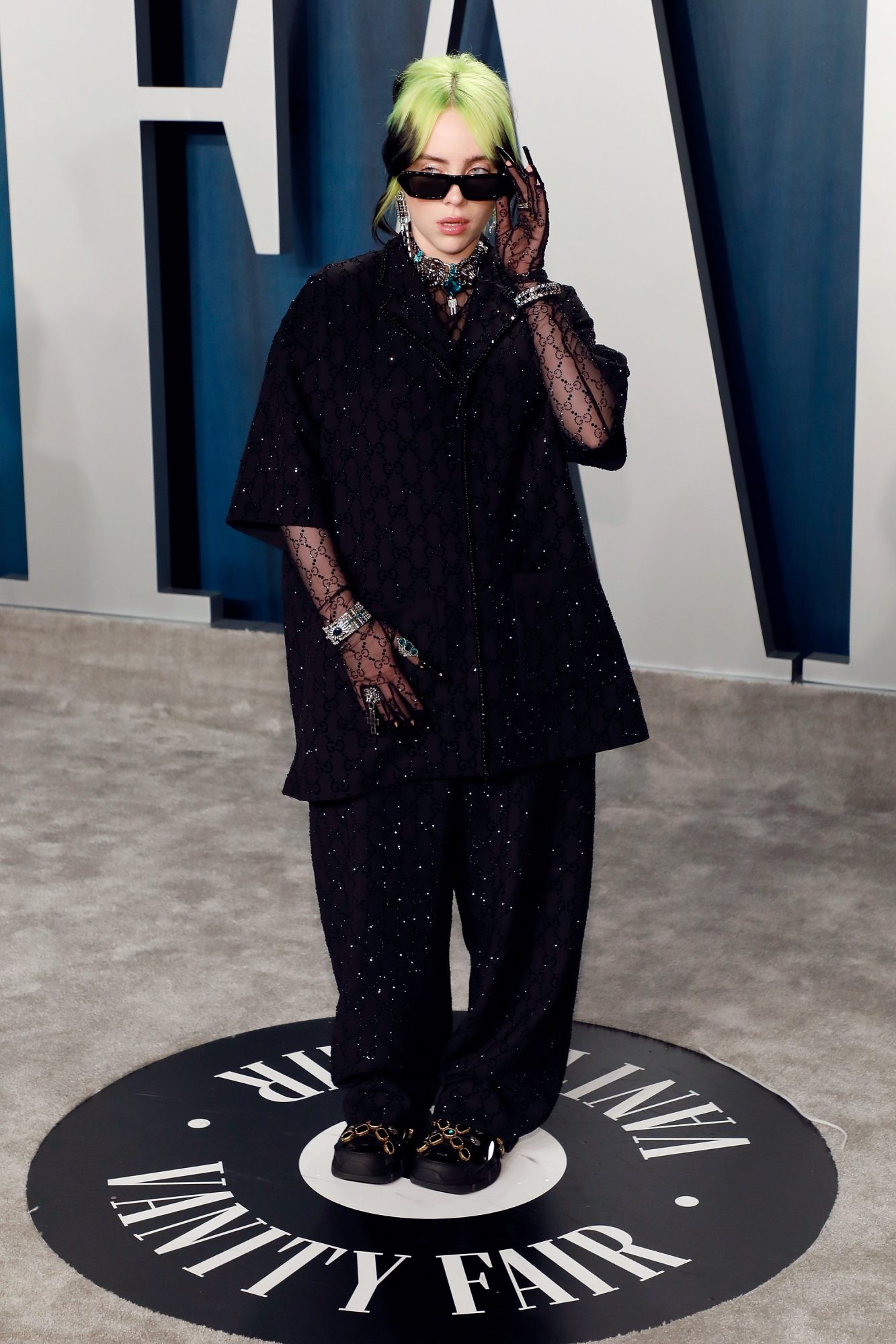 Billie Eilish diện áo hai dây ảnh 7 Billie Eilish dien ao hai day anh 7