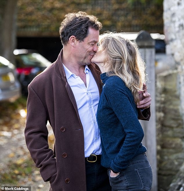 Dominic West ngoại tình ảnh 3 Dominic West ngoai tinh anh 3