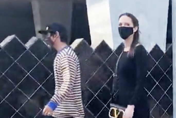 Angelina Jolie xuong pho cung Pax Thien hinh anh