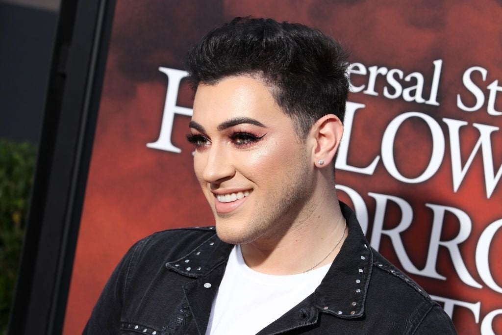 Khi nghe si nam danh phan, to son hinh anh