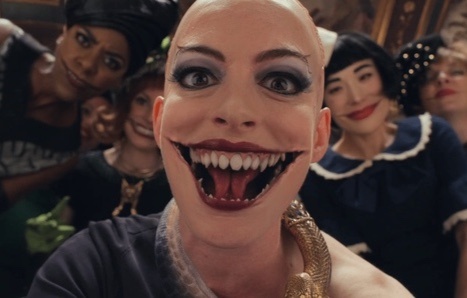 Anne Hathaway hoa trang thanh phu thuy hinh anh