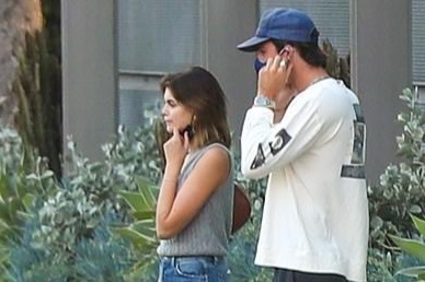 Kaia Gerber hon ban trai tren pho hinh anh