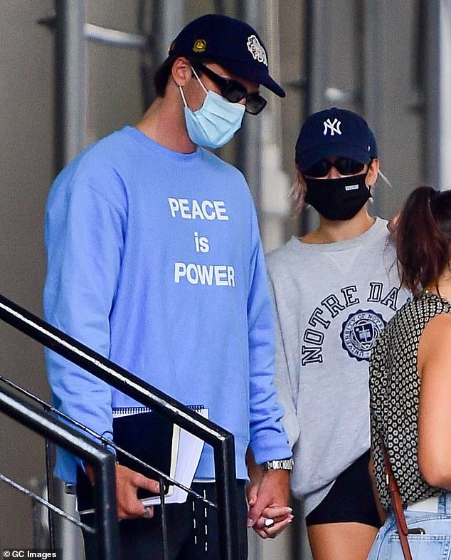 Kaia Gerber hen ho anh 3