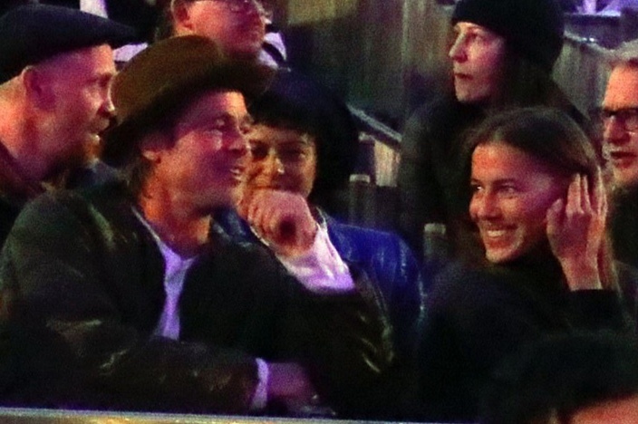 Brad Pitt va ban gai moi chia tay? hinh anh