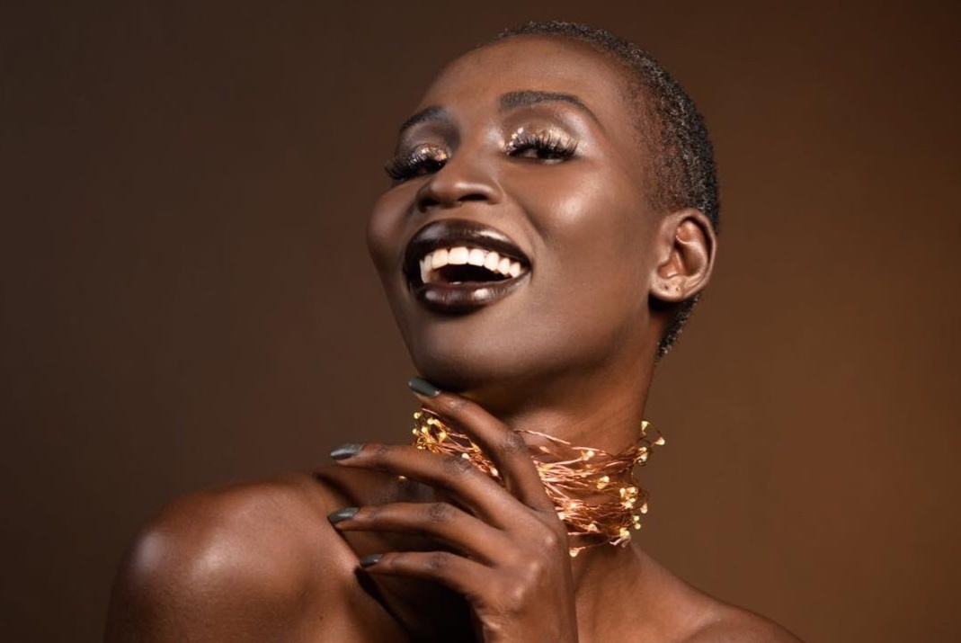 Hiem hoa tu loi miet thi Hoa hau Hoan vu Canada 2020 giong dan ong hinh anh