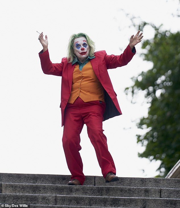 hoa trang Halloween anh 11