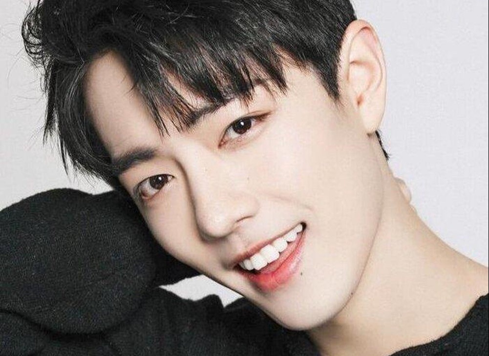 Tranh cai khi Tieu Chien la dien vien dep trai nhat chau A hinh anh