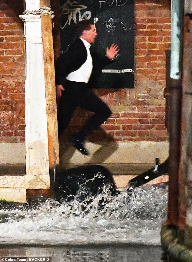 Tom Cruise trở lại trường quay ảnh 1 Tom Cruise tro lai truong quay anh 1