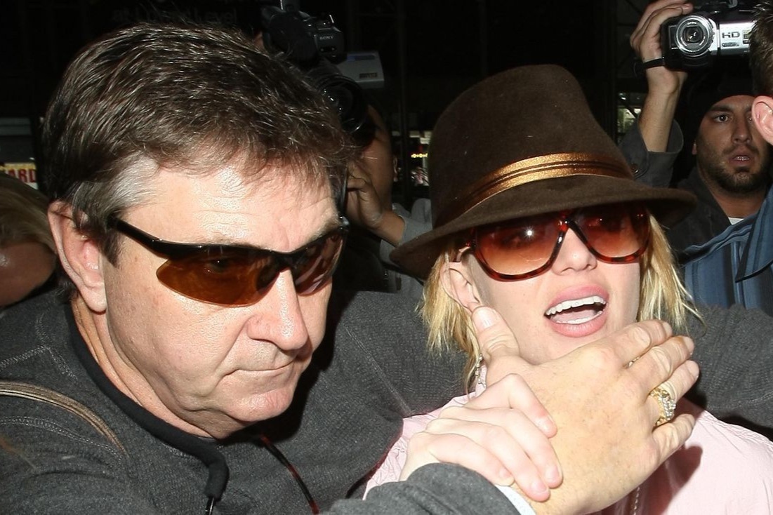 Cha Britney Spears doi quan ly 60 trieu USD cua con gai hinh anh