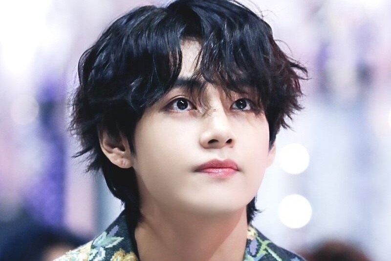 Cong ty cua BTS thu hon 400 trieu USD hinh anh